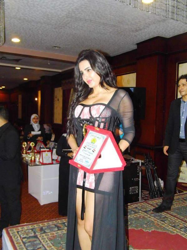 شيما الحاج بملابس غير لائقة فى تكريمها ببورسعيد